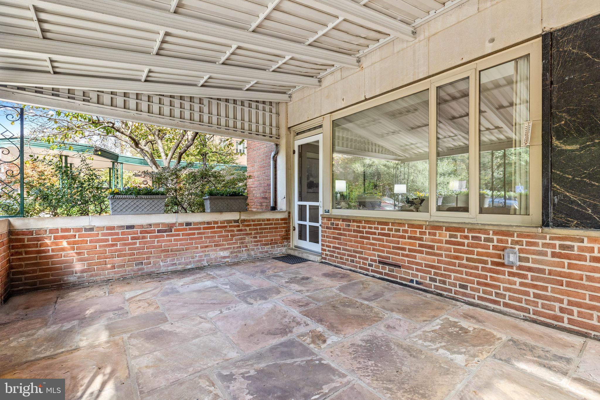 4301 MASSACHUSETTS AVENUE NW 1008