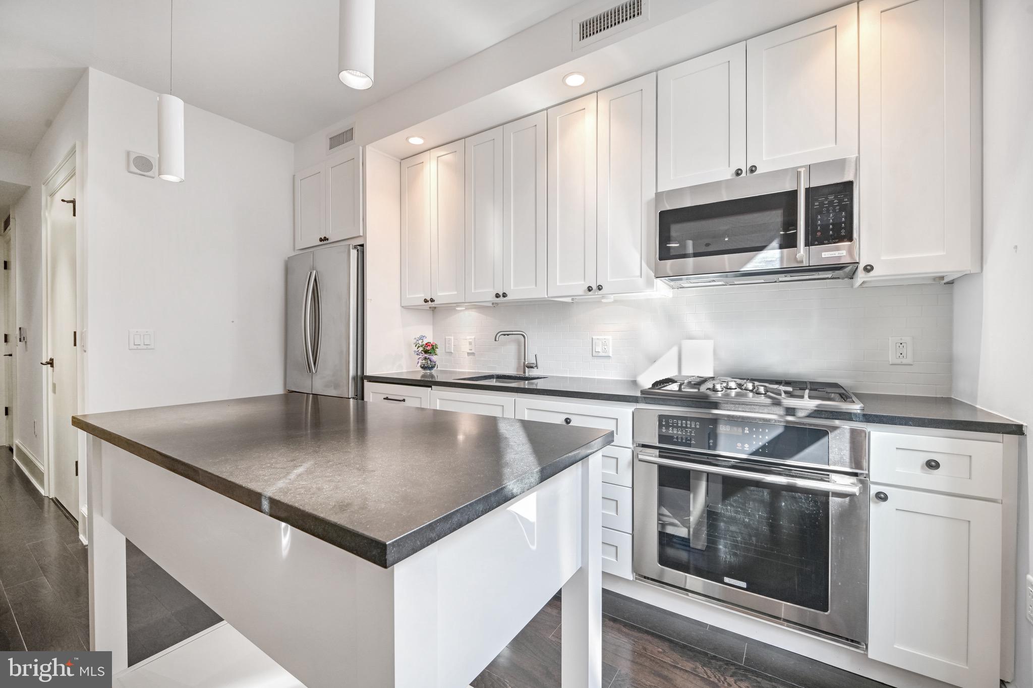 1011 M STREET NW 306