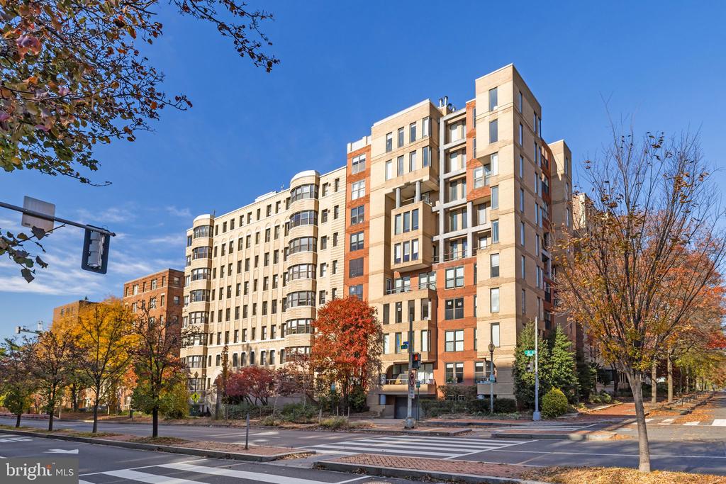 2515 K STREET NW 704