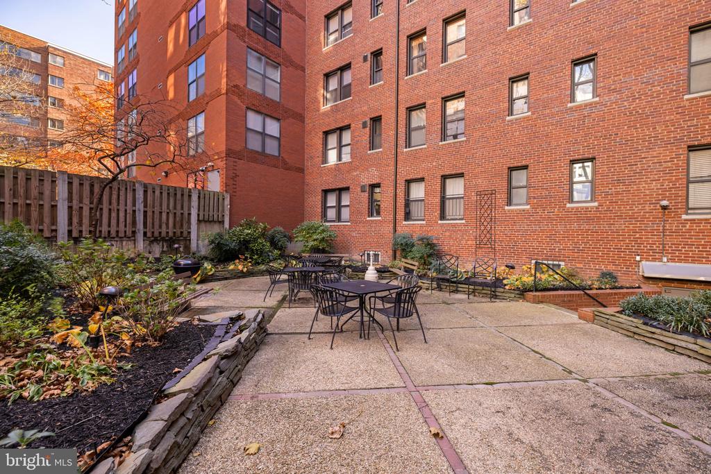 2515 K STREET NW 704