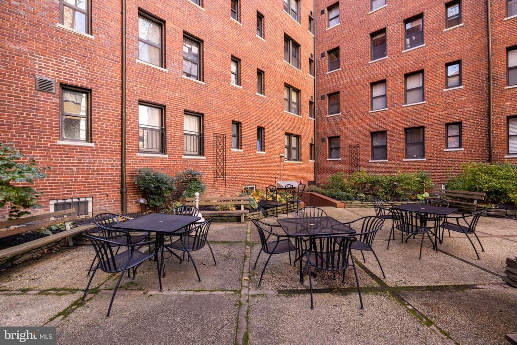 2515 K STREET NW 704