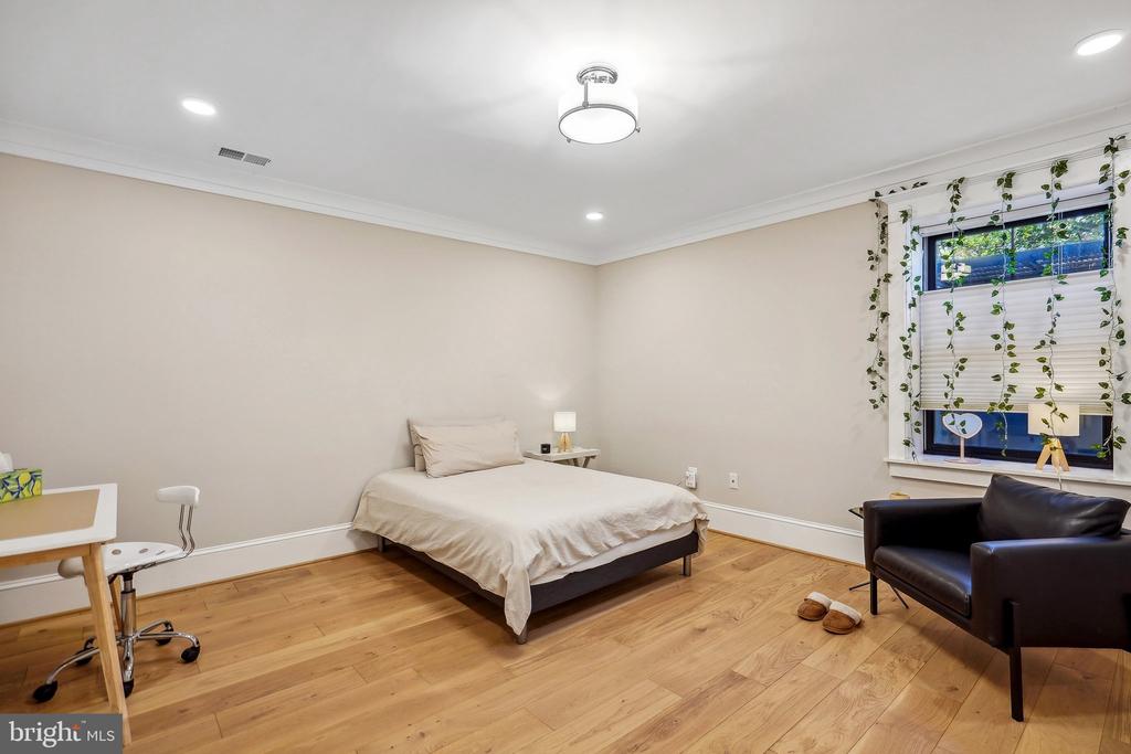 1803 37TH STREET NW