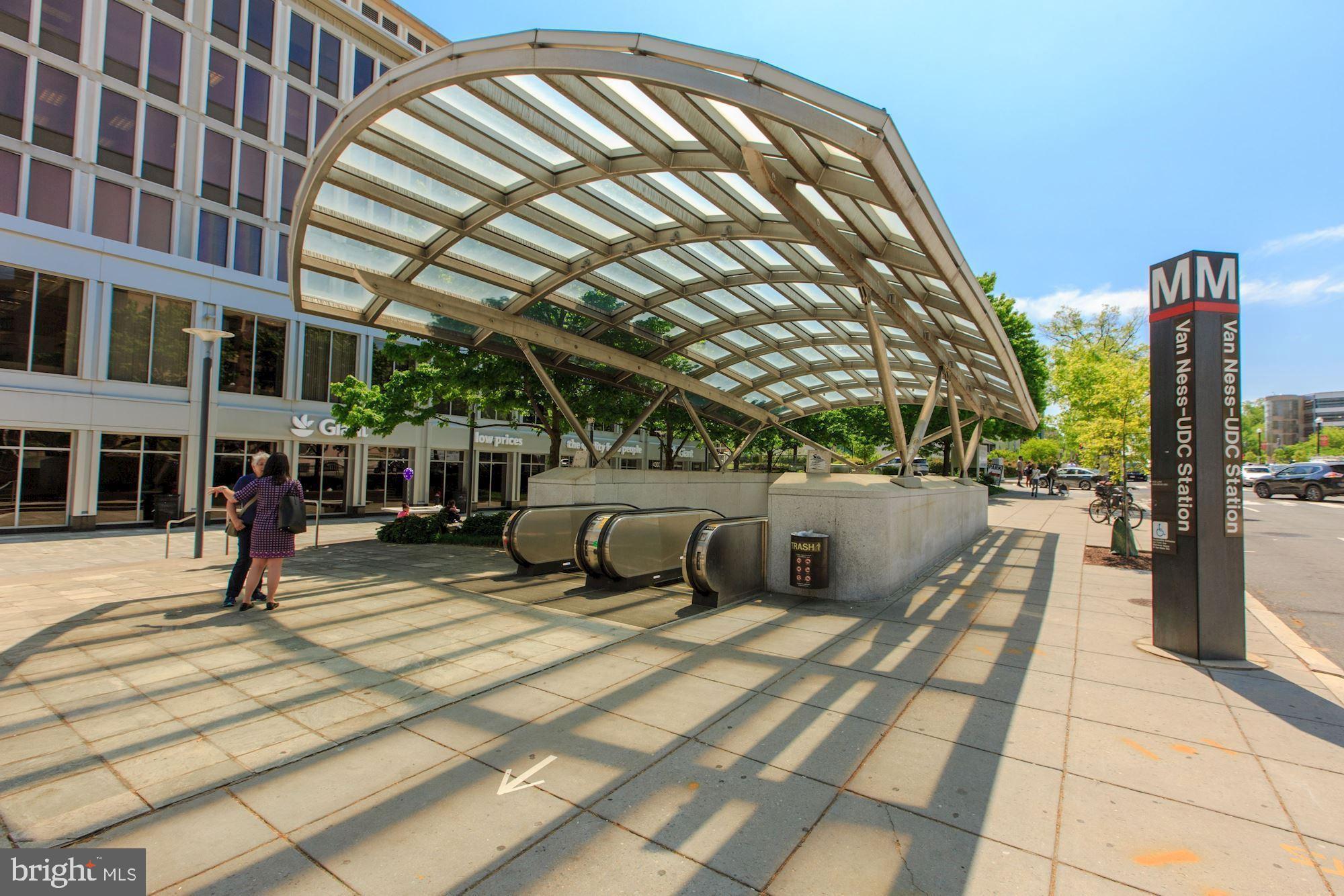 3001 VEAZEY TERRACE NW 1033