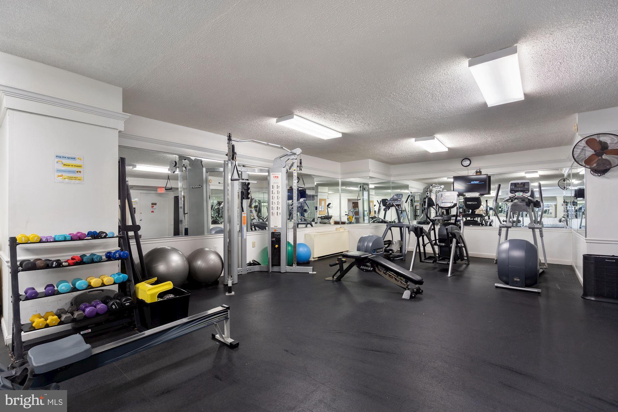 3001 VEAZEY TERRACE NW 1033