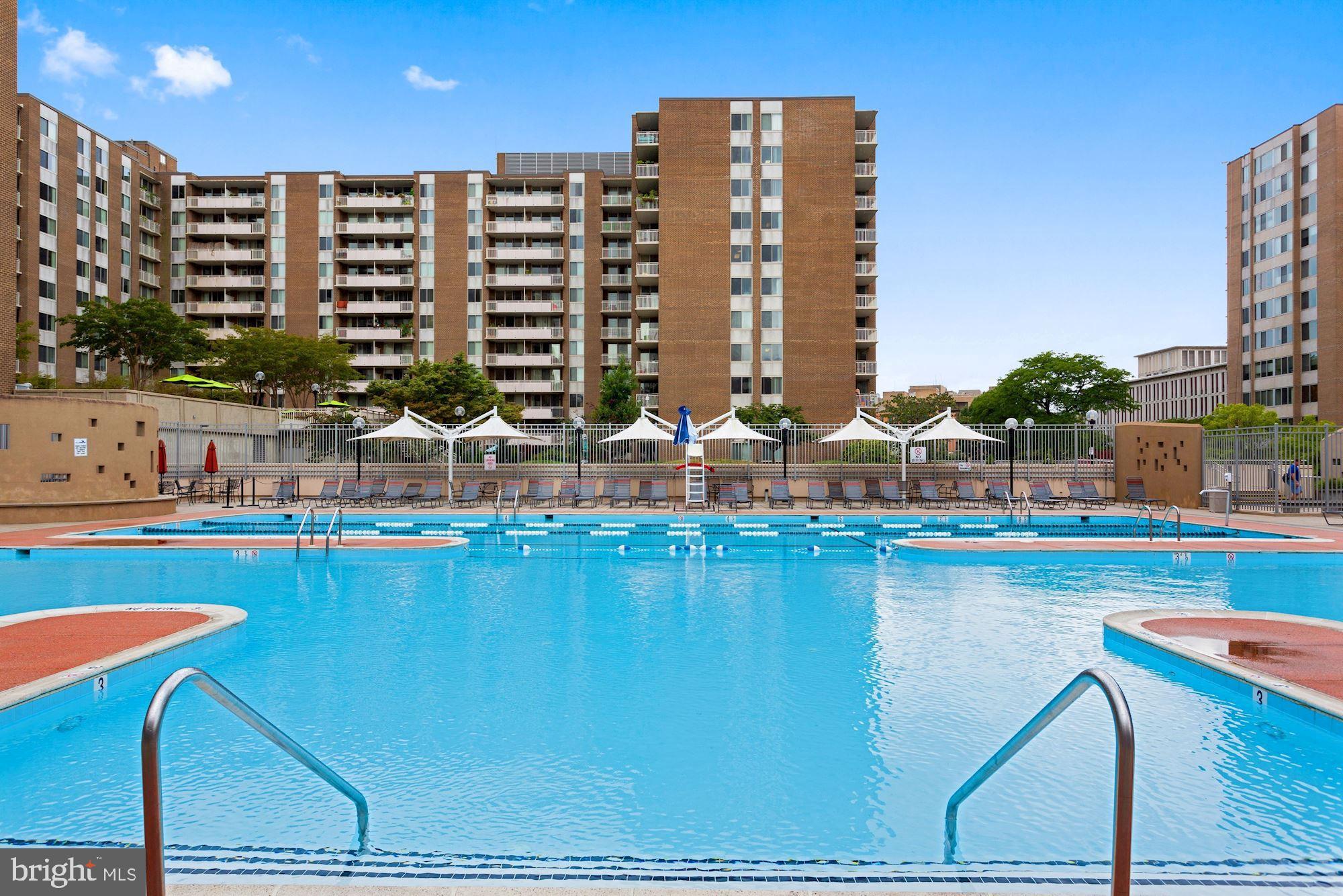 3001 VEAZEY TERRACE NW 1033