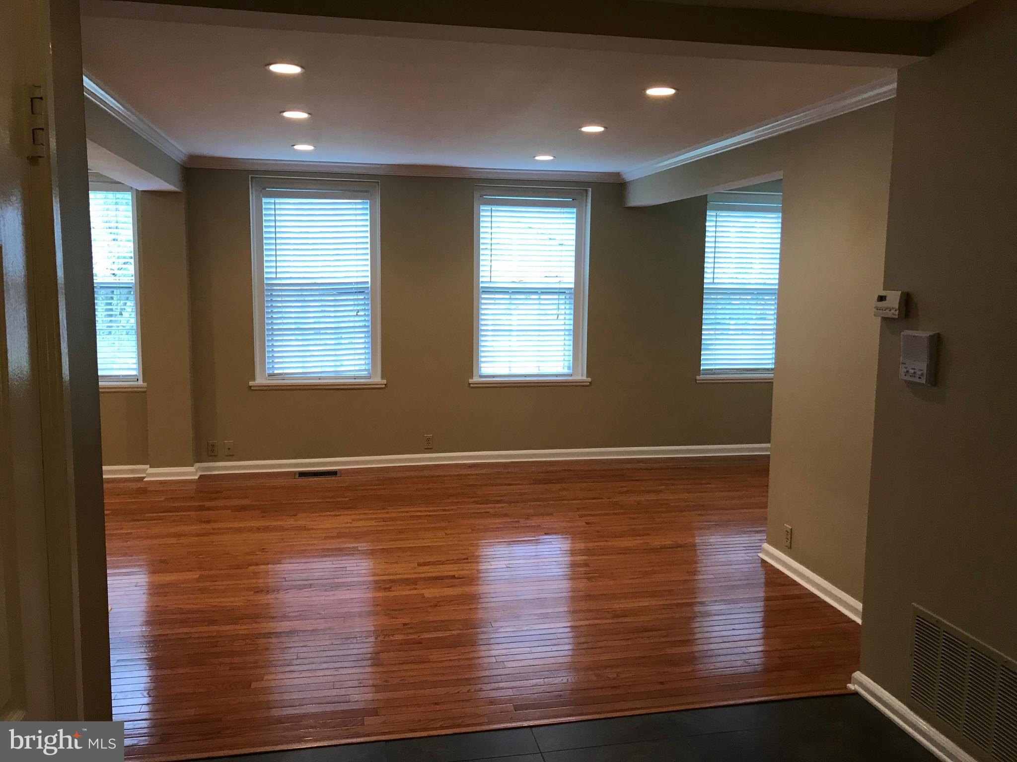 3881 PORTER STREET NW B296