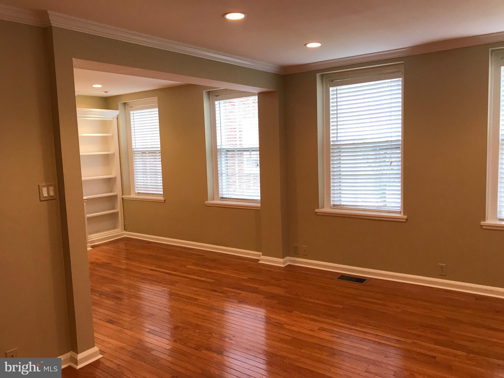 3881 PORTER STREET NW B296