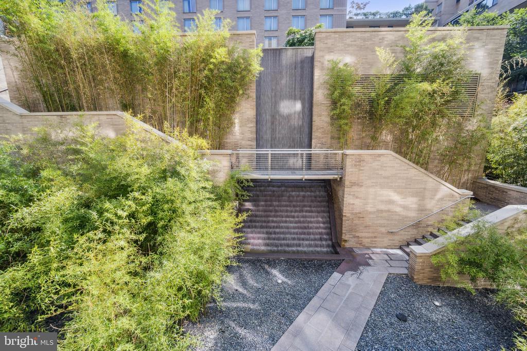1111 23RD STREET NW 2E