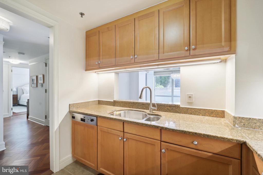 1111 23RD STREET NW 2E
