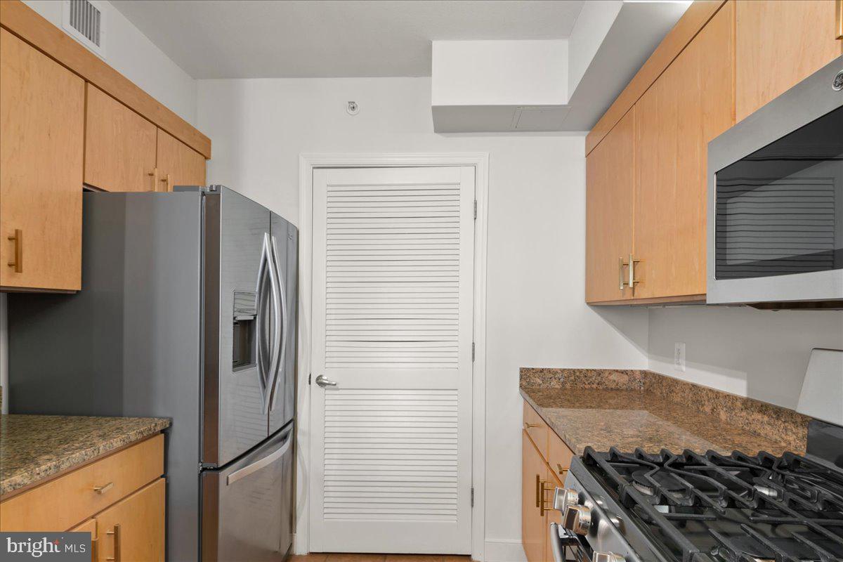 616 E STREET NW 1120