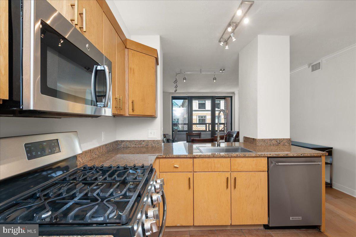 616 E STREET NW 1120