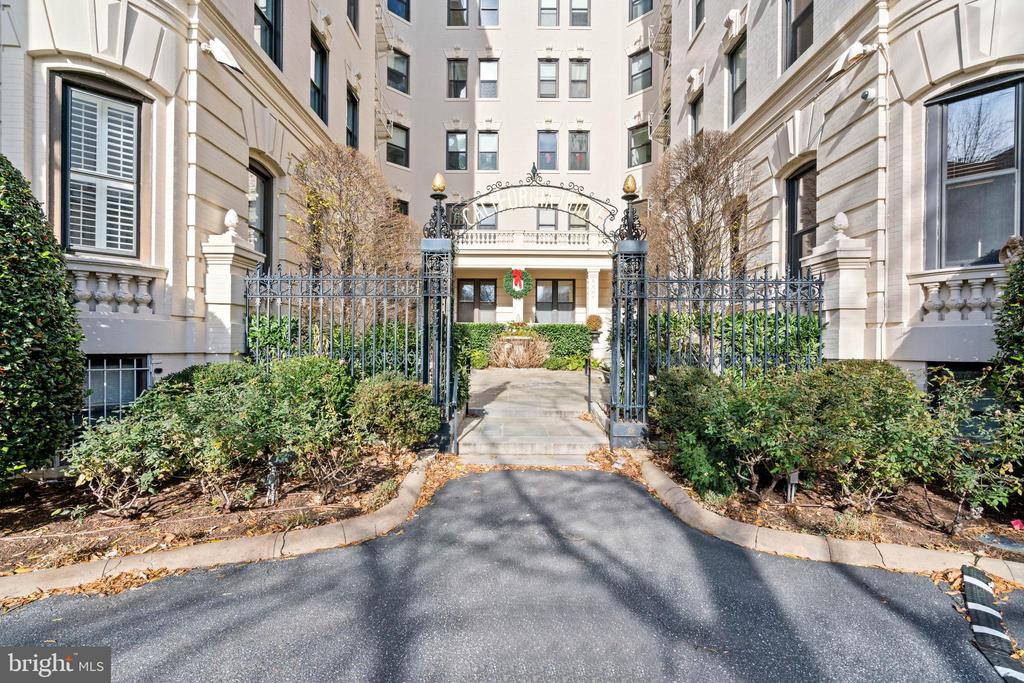 2205 CALIFORNIA STREET NW 204