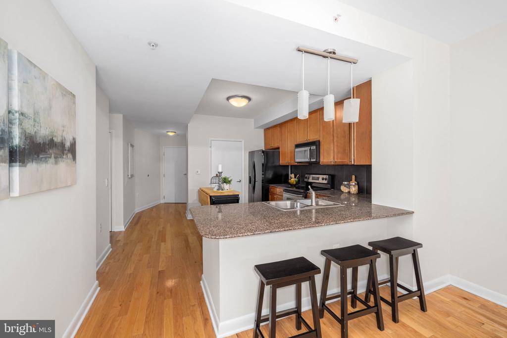 400 MASSACHUSETTS AVENUE NW 823