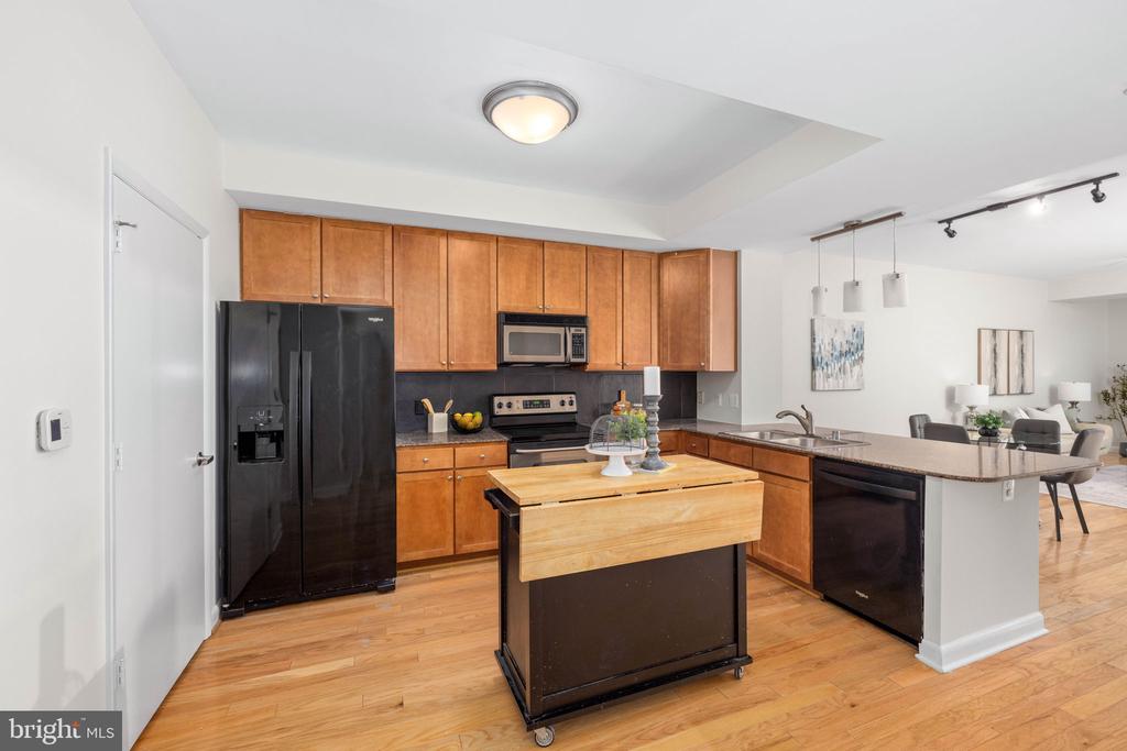 400 MASSACHUSETTS AVENUE NW 823
