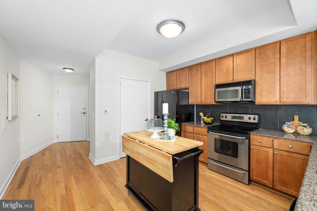 400 MASSACHUSETTS AVENUE NW 823