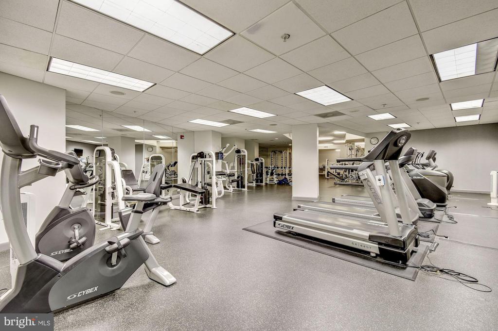 400 MASSACHUSETTS AVENUE NW 823