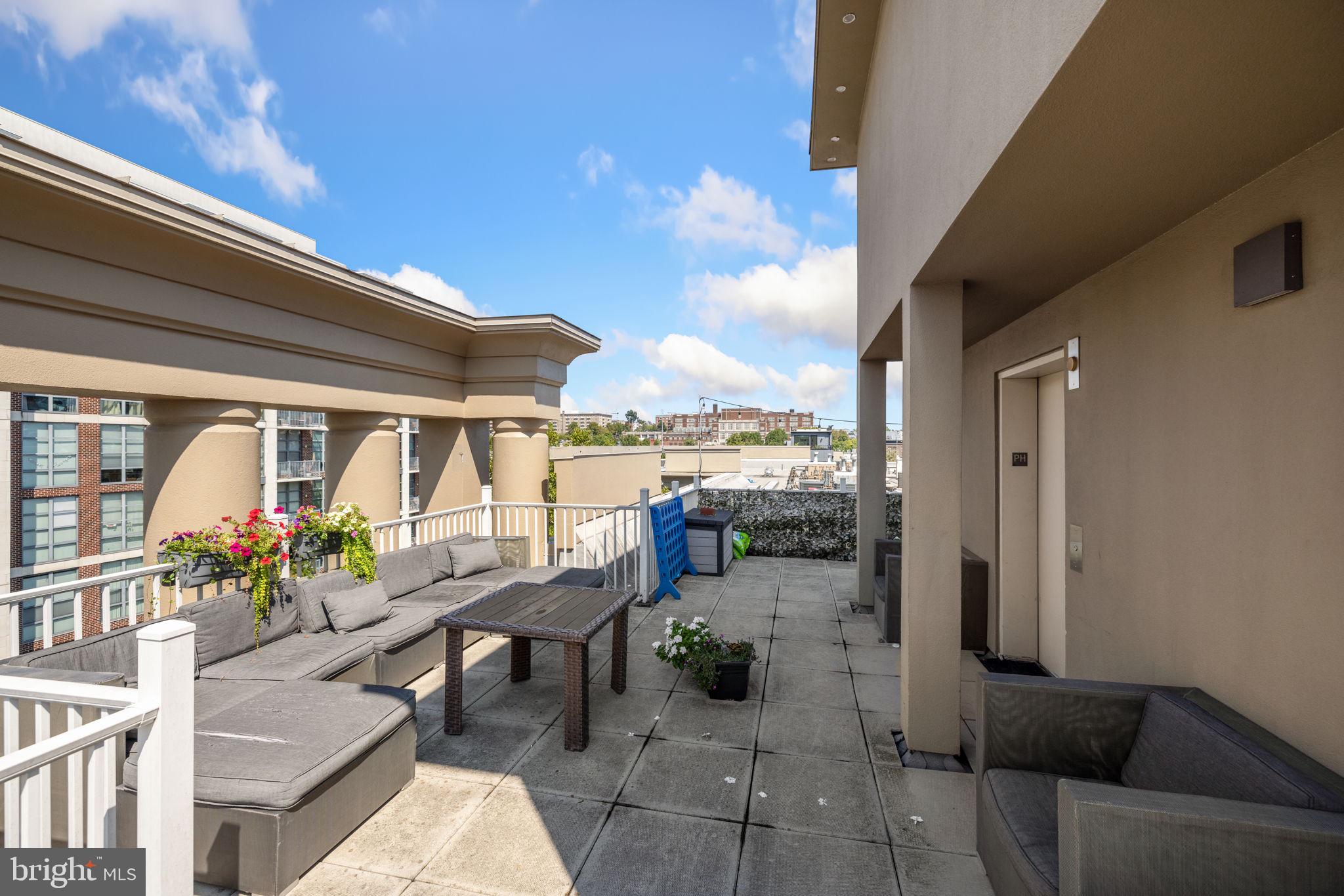 2001 12TH STREET NW 208