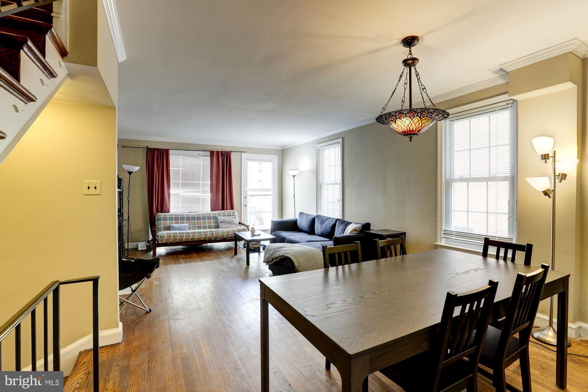 2521 QUEEN ANNES LANE NW