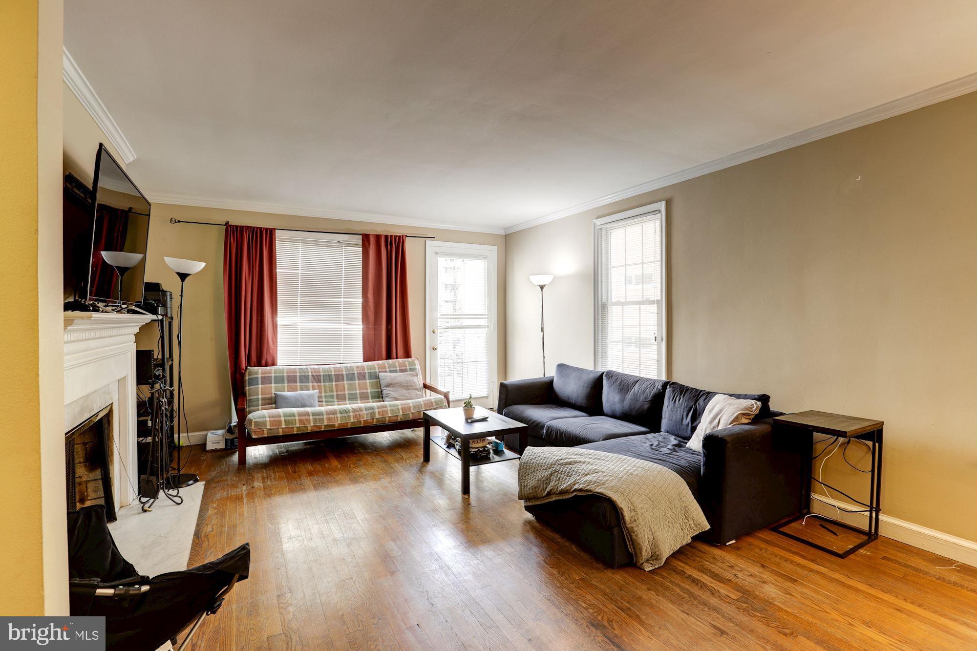 2521 QUEEN ANNES LANE NW