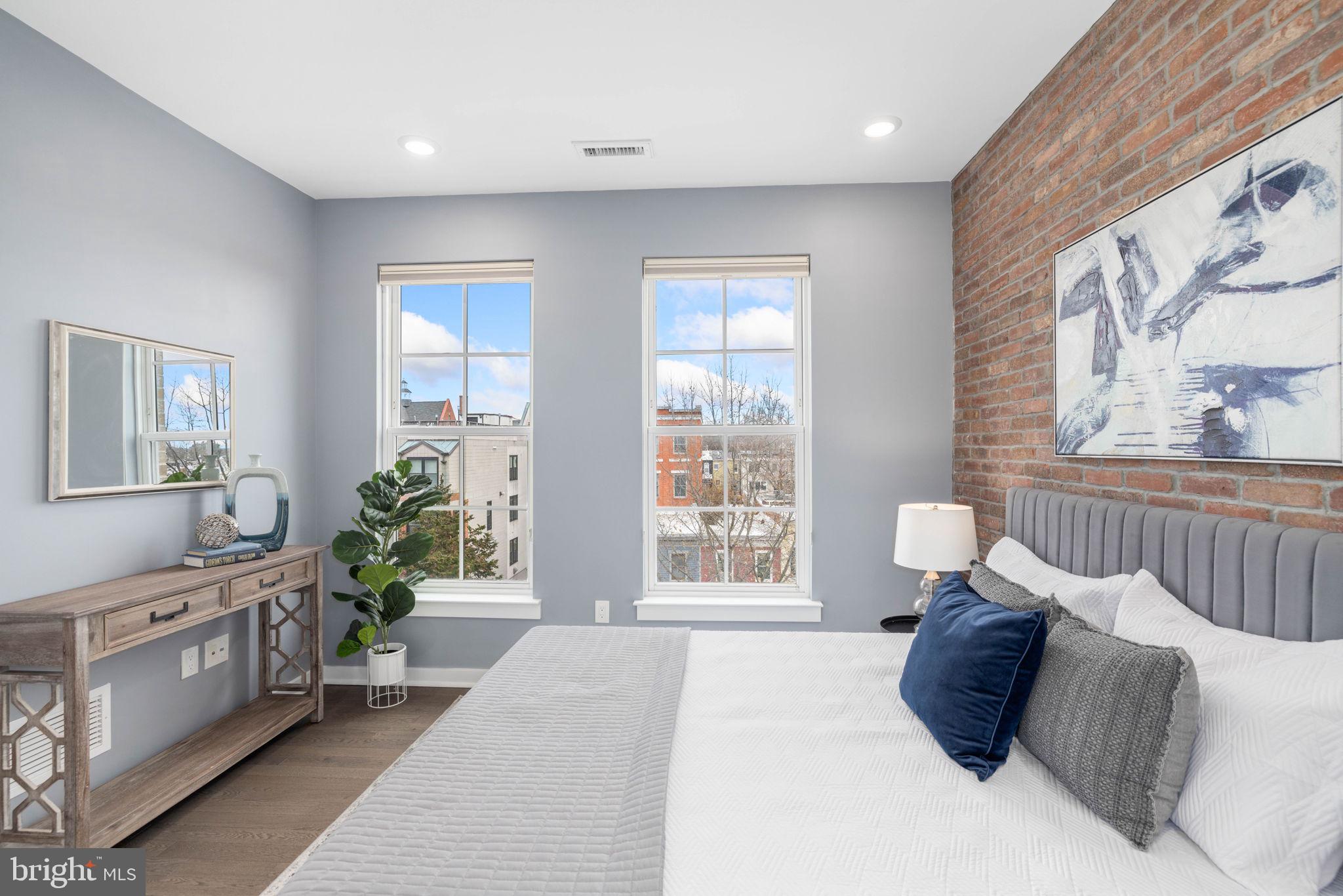 300 8TH STREET NE 402