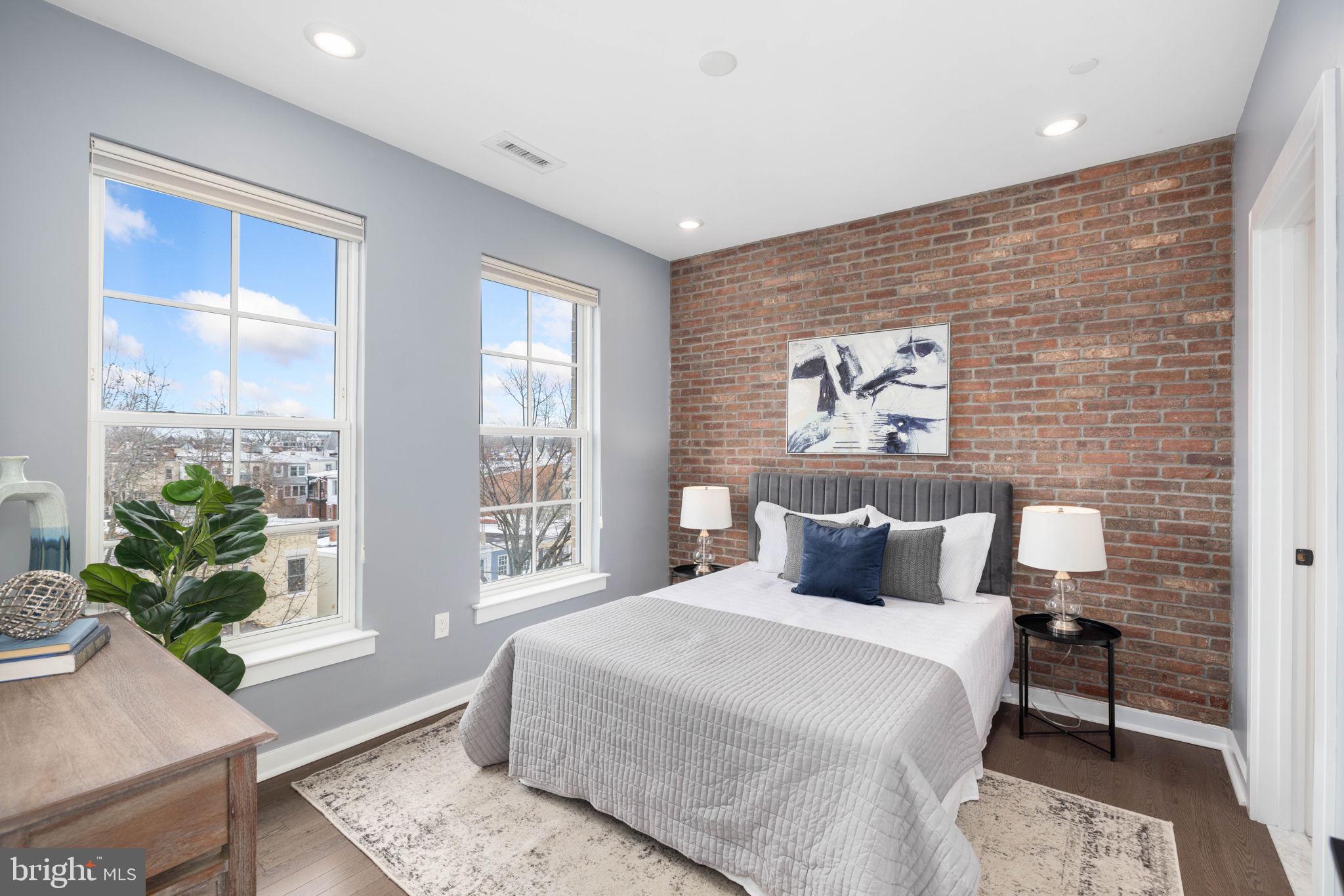 300 8TH STREET NE 402