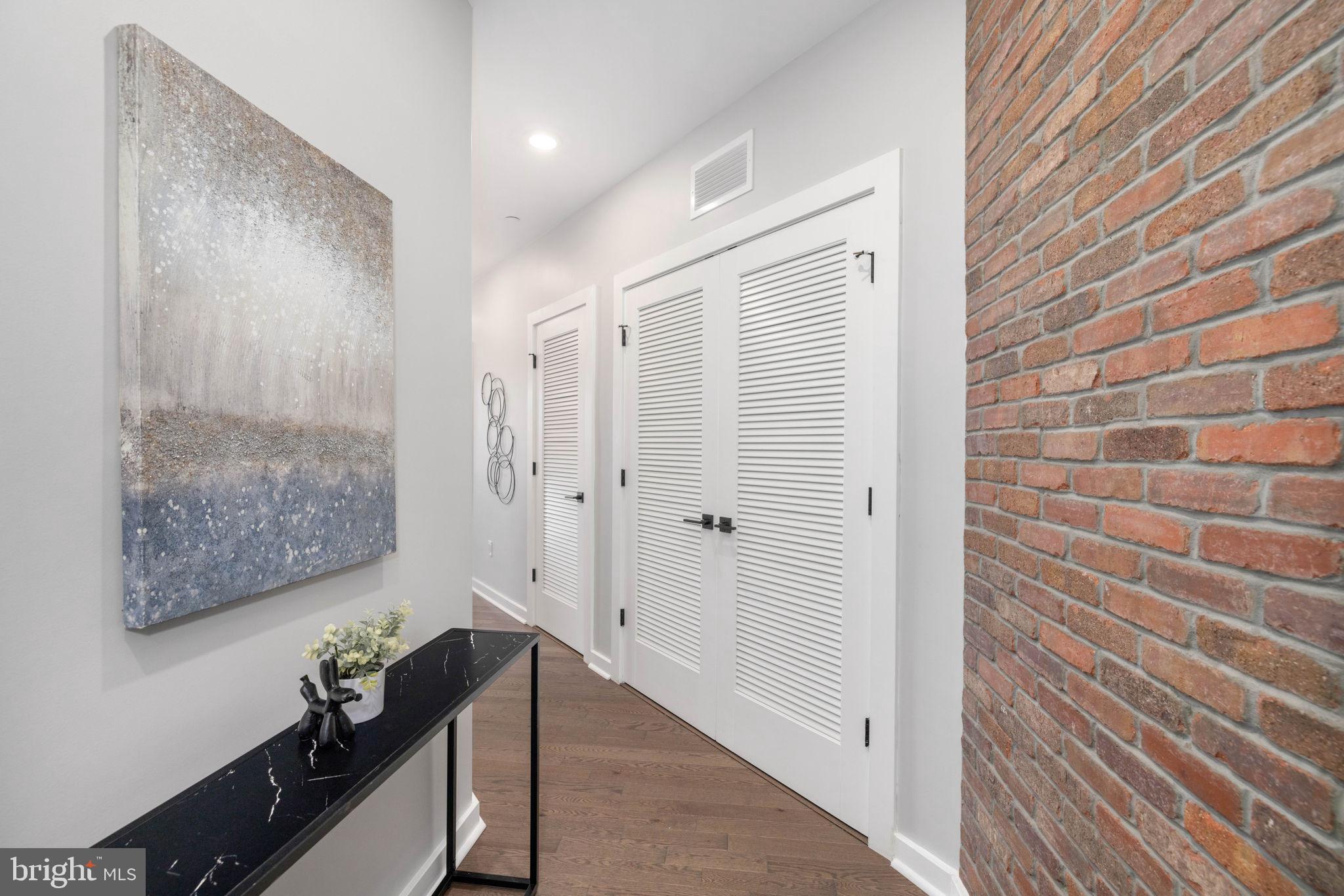 300 8TH STREET NE 402