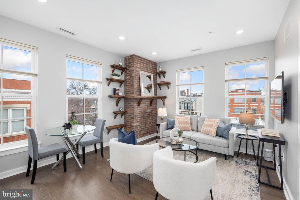 300 8TH STREET NE 402