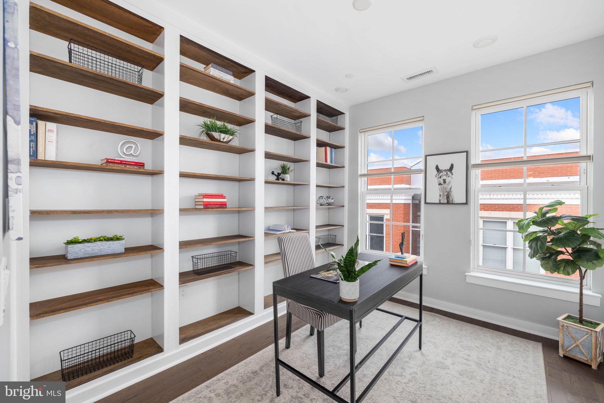 300 8TH STREET NE 402