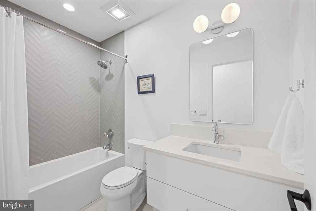 1512 6TH NW 2