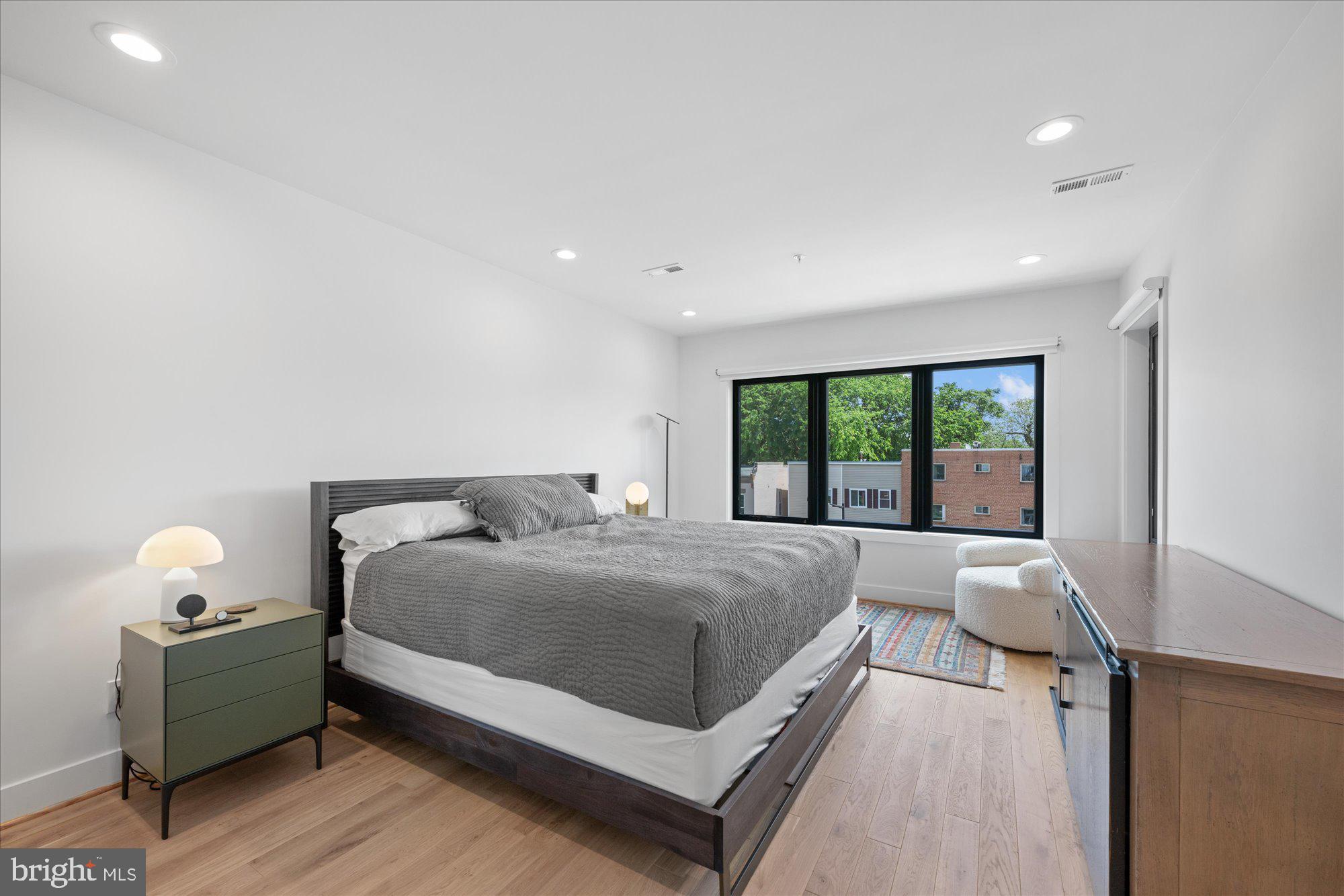 1512 6TH NW 2