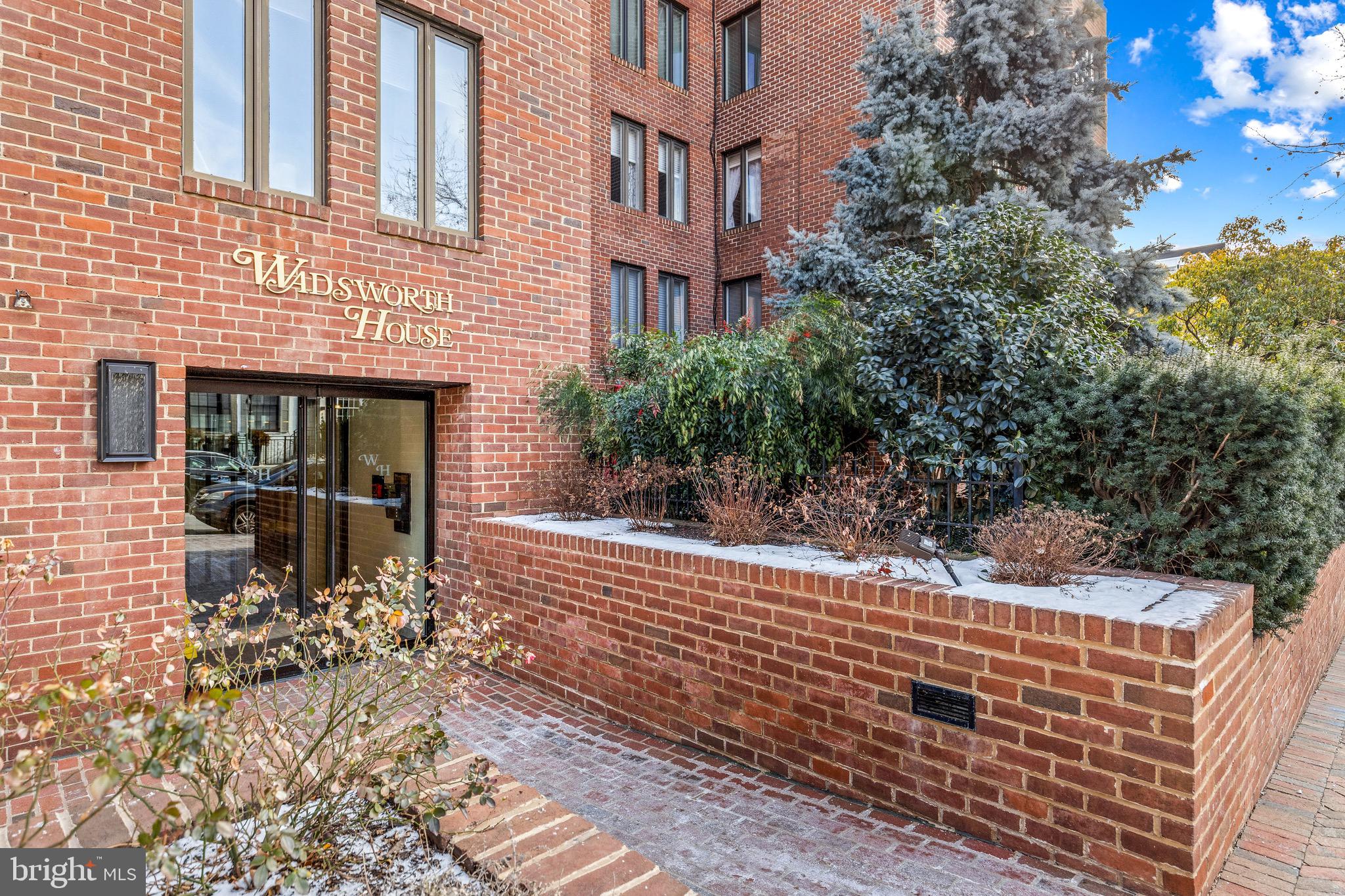 1045 31ST STREET NW 12