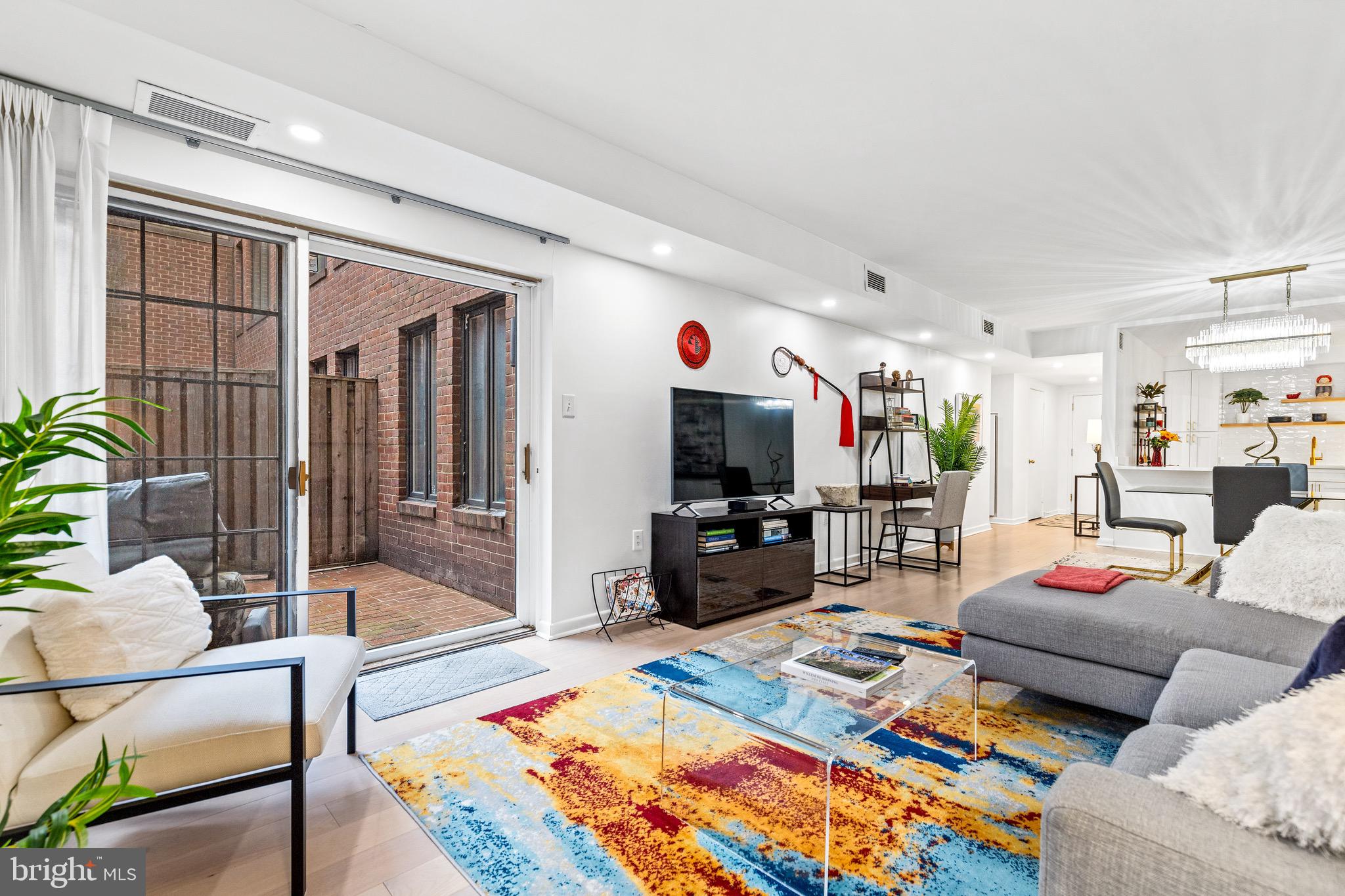 1045 31ST STREET NW 12