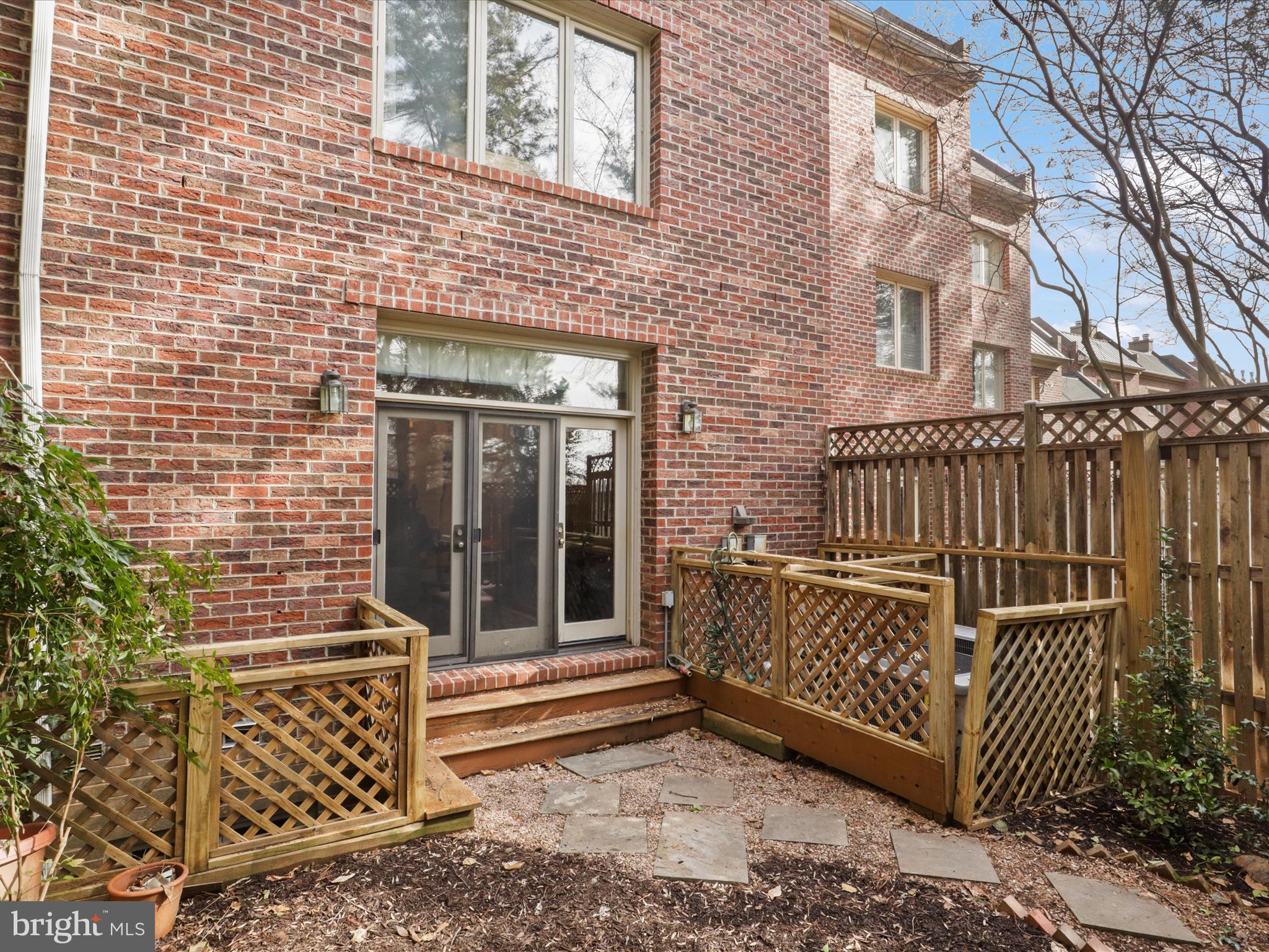 4012 CHANCERY COURT NW