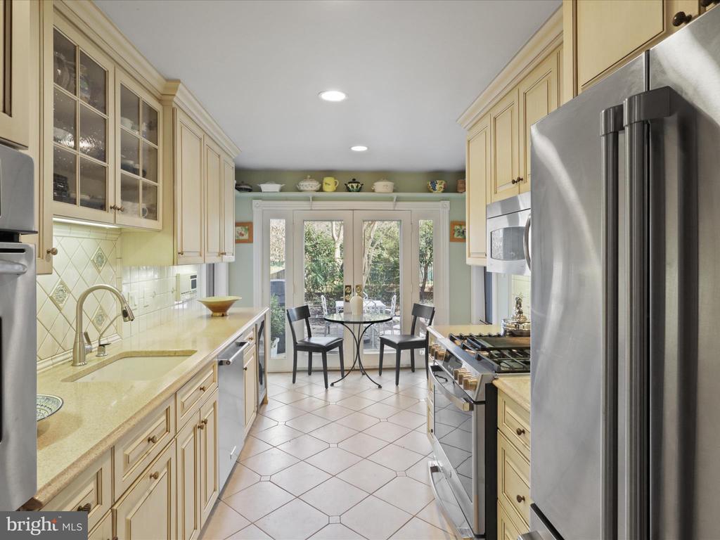 4012 CHANCERY COURT NW