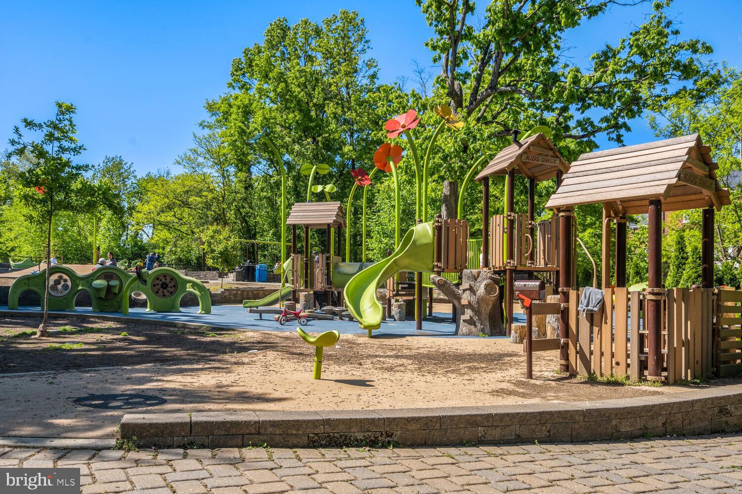 3861 NEWARK STREET NW E467