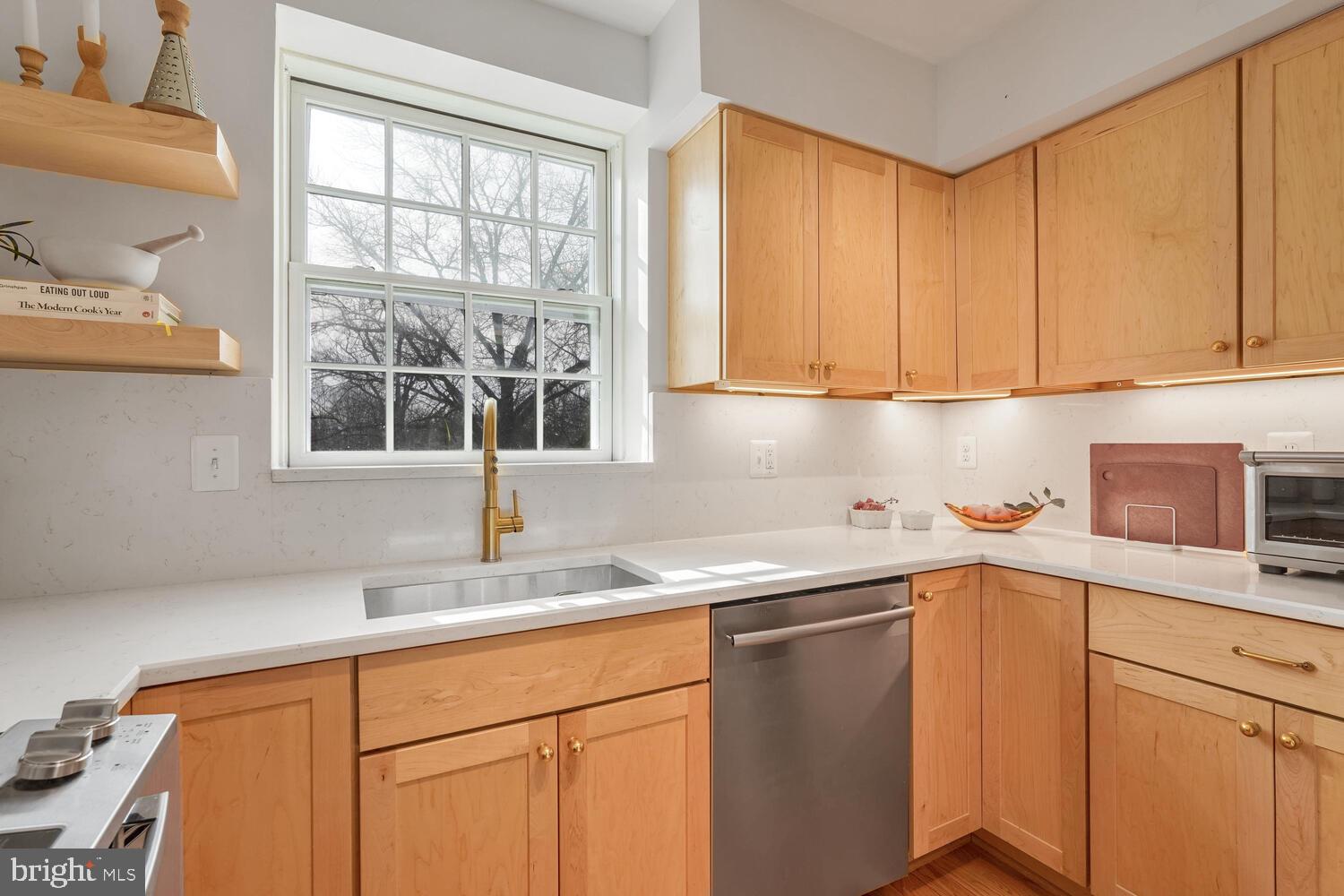 3861 NEWARK STREET NW E467