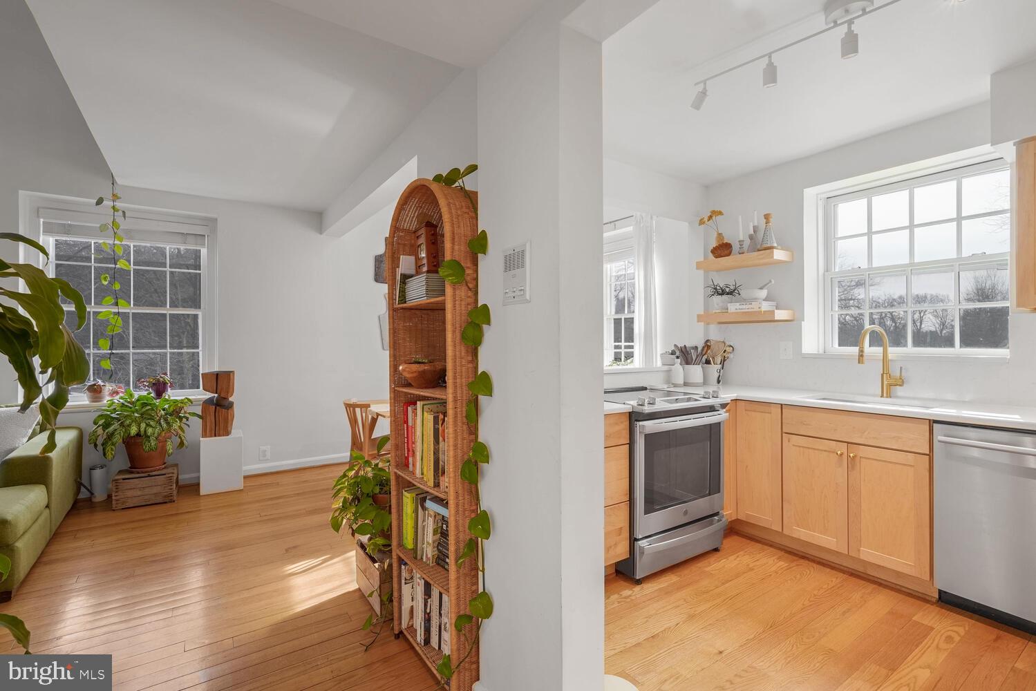 3861 NEWARK STREET NW E467