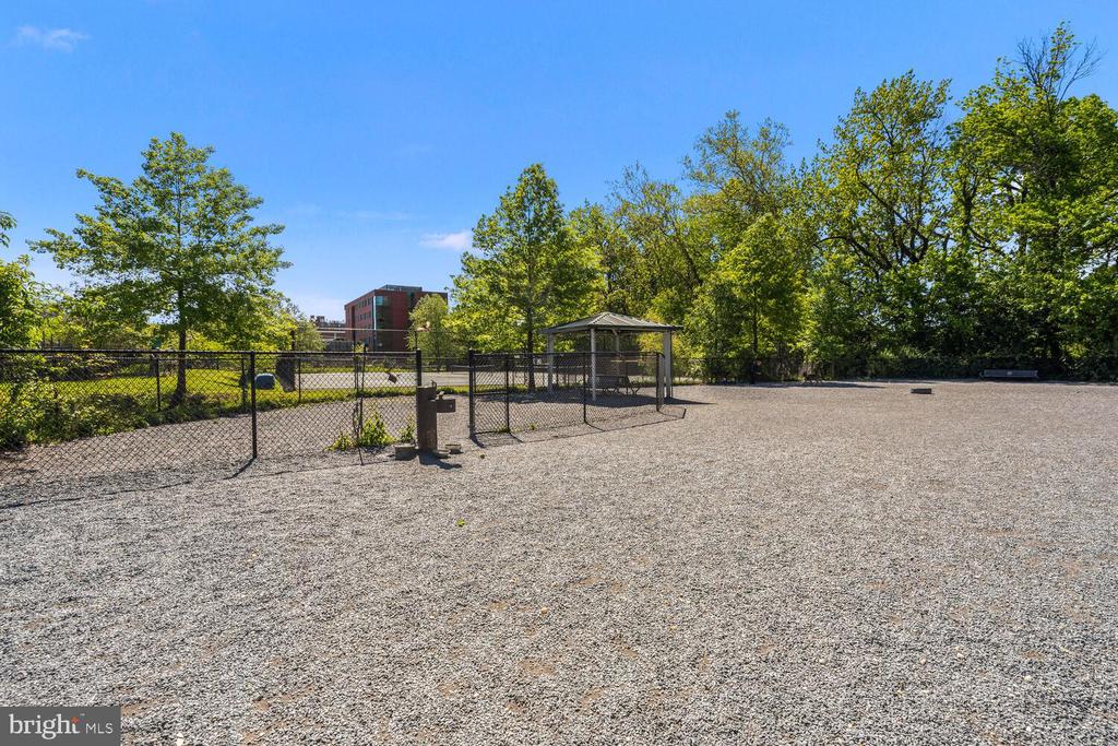 3861 NEWARK STREET NW E467