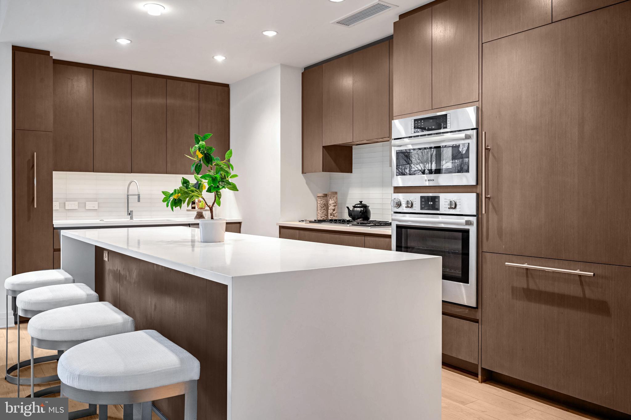 2501 M STREET NW 208