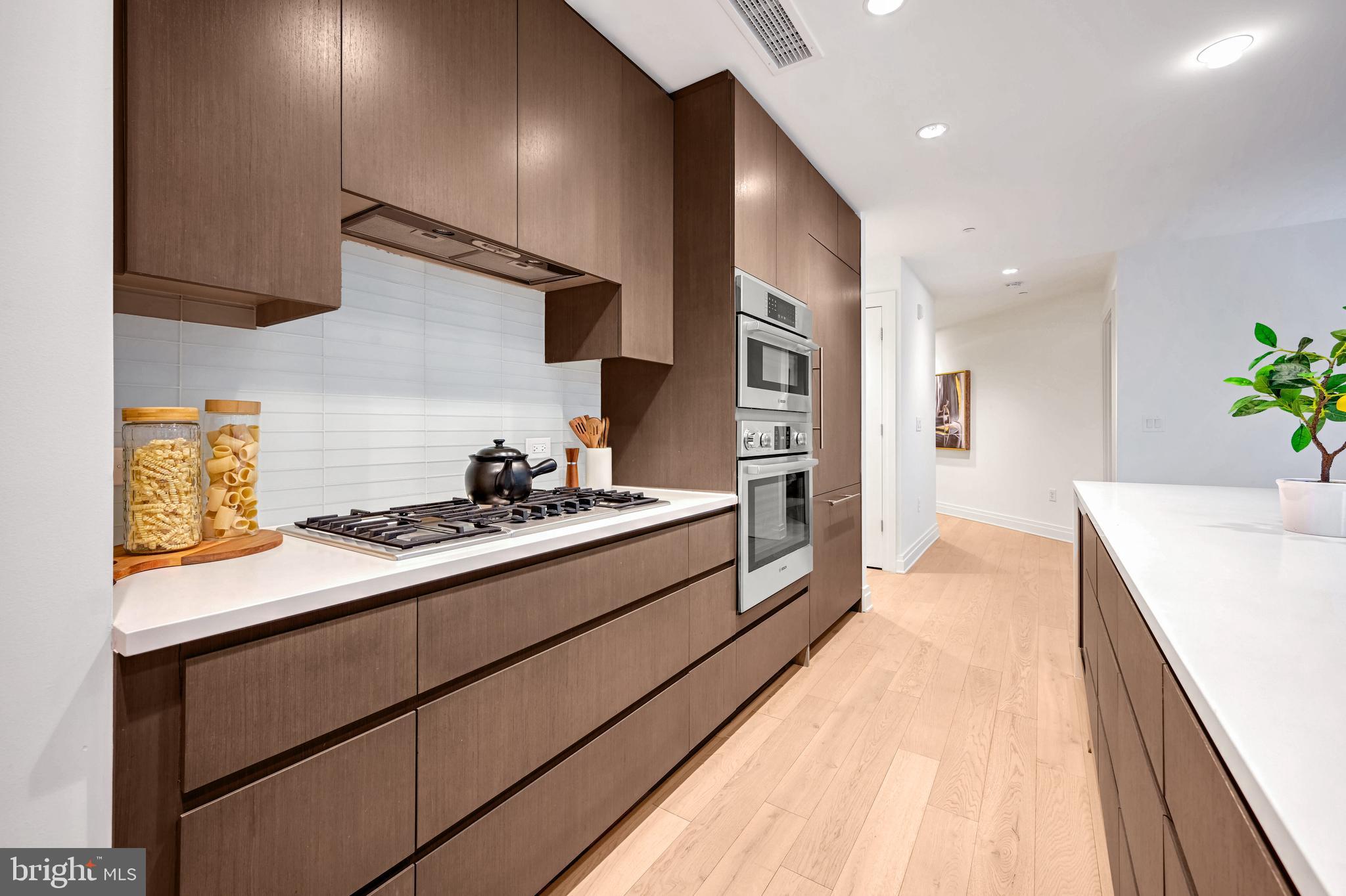 2501 M STREET NW 208