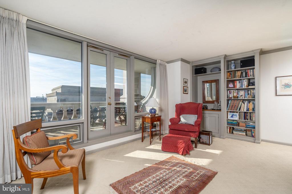 701 PENNSYLVANIA AVENUE NW 1116
