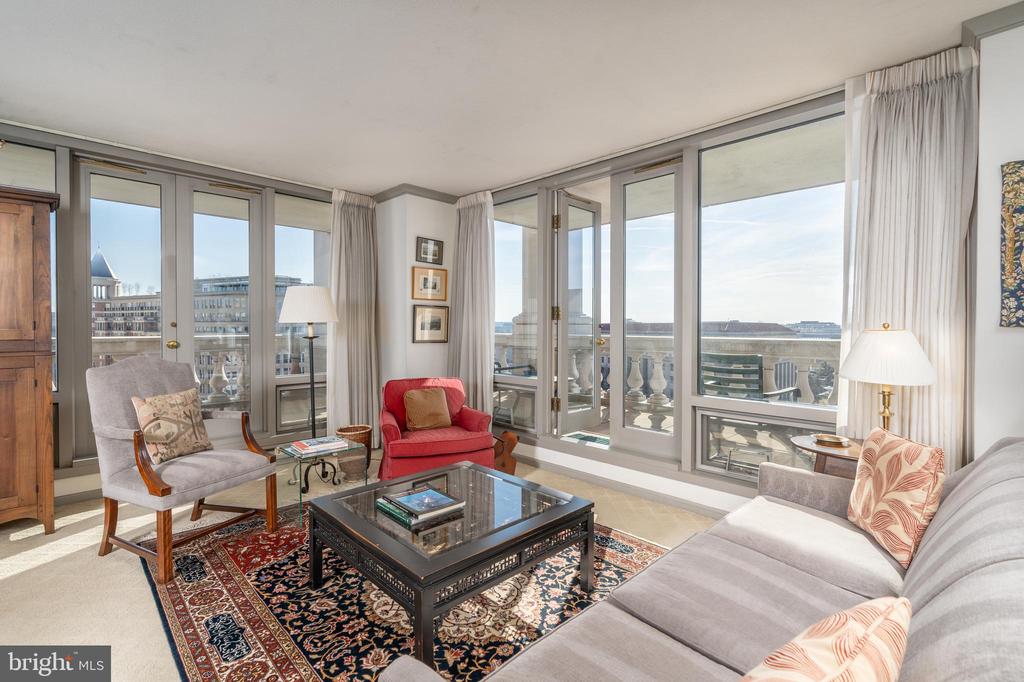 701 PENNSYLVANIA AVENUE NW 1116