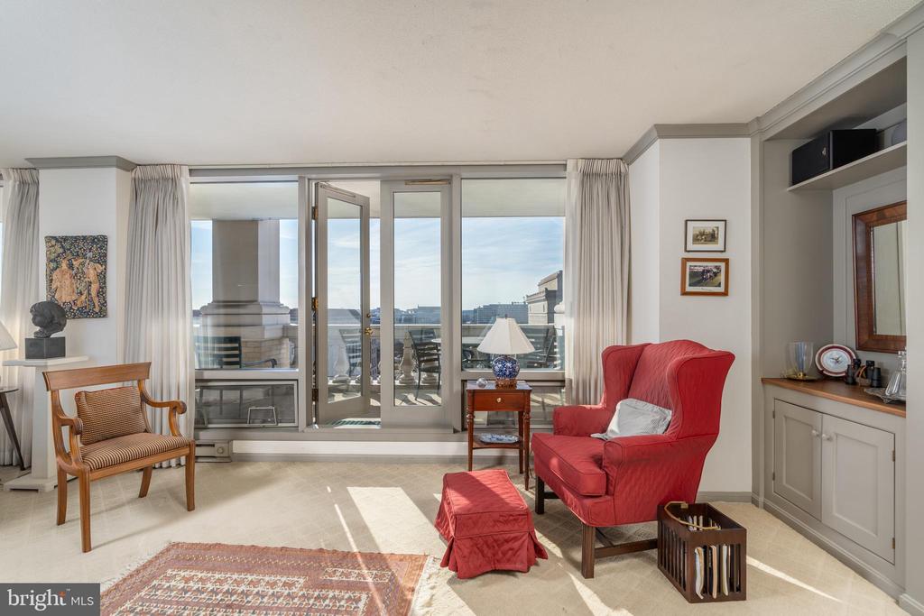 701 PENNSYLVANIA AVENUE NW 1116