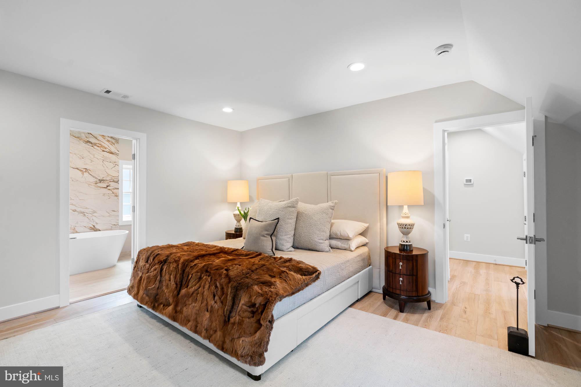 3517 RODMAN STREET NW