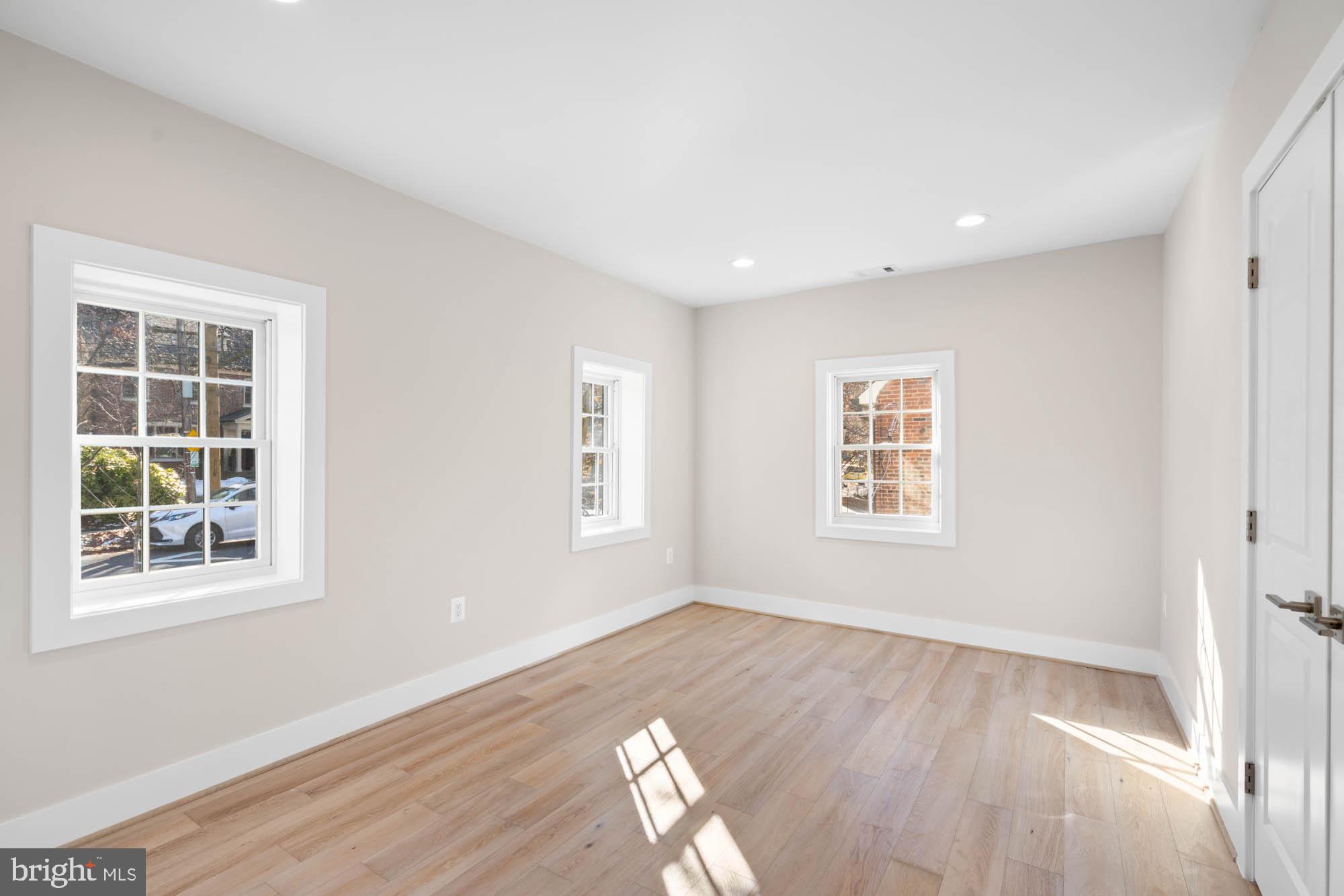 3517 RODMAN STREET NW