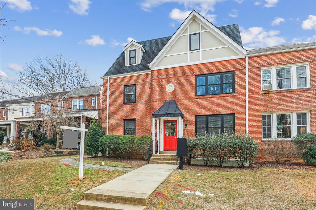 3918 W STREET NW 7