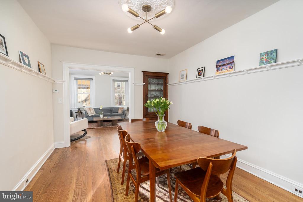 425 6TH STREET NE