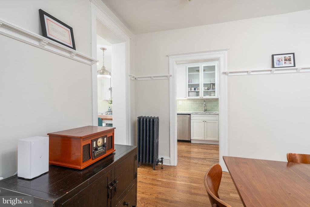 425 6TH STREET NE