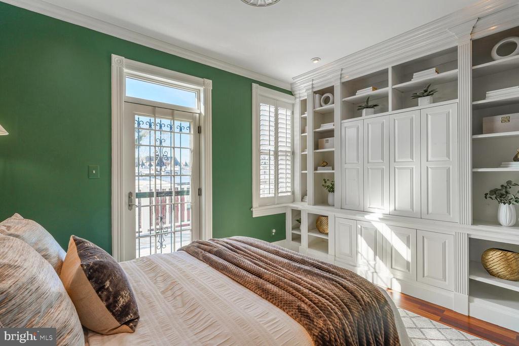 2018 1ST STREET NW