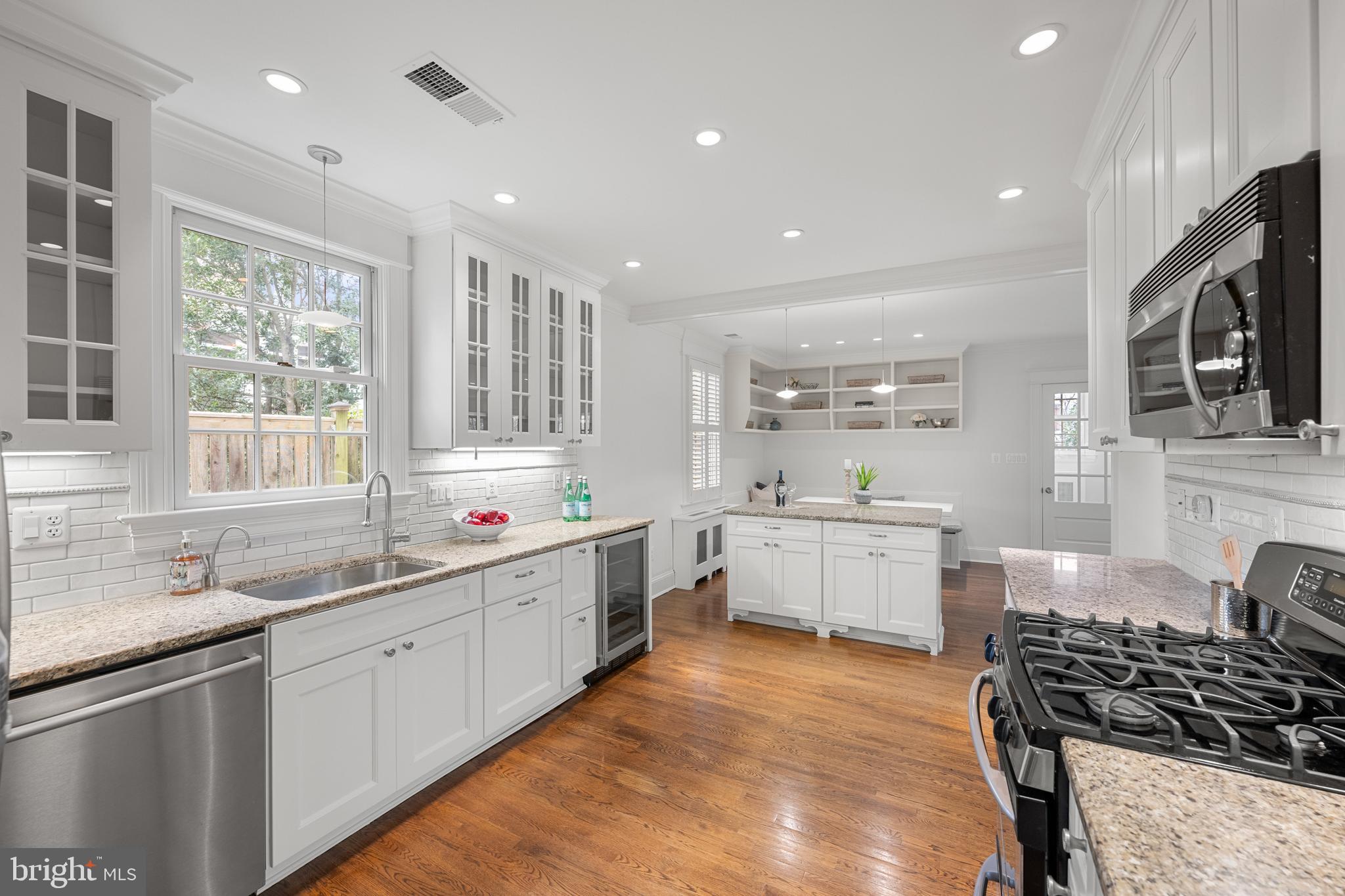 3219 MORRISON STREET NW